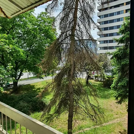 Lovely Near Ns Fair Apartment