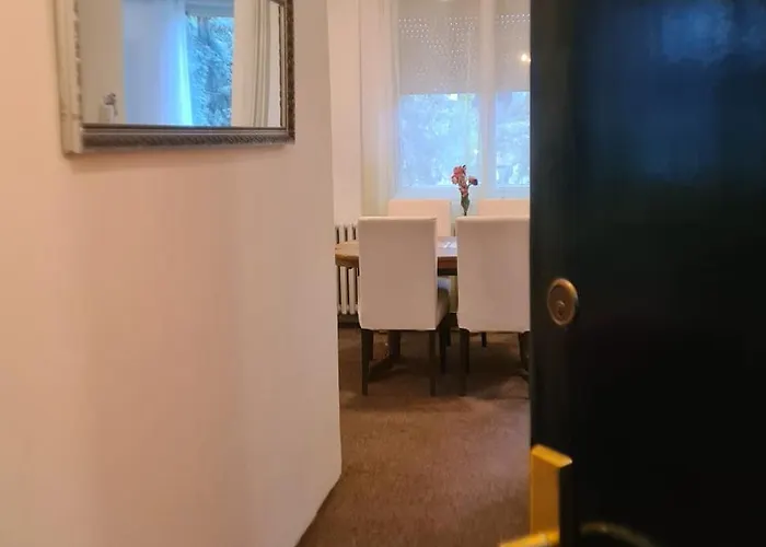 Lovely Near Ns Fair Apartament